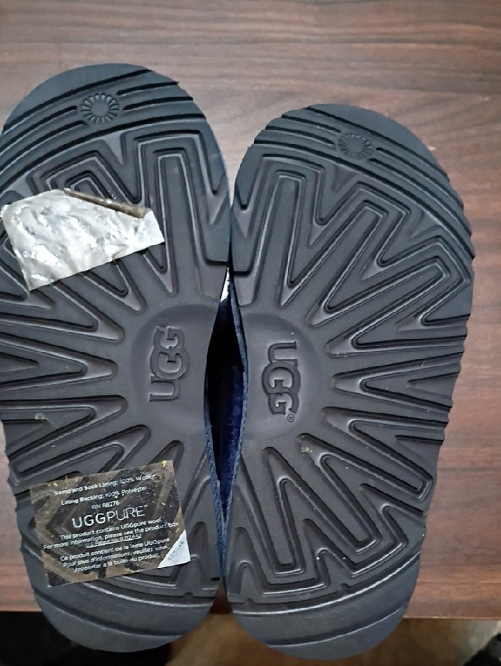 UGG Kids Navy Plush Slippers with Lime Trim and Cream Lining - Picture 9 of 9